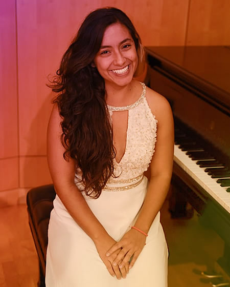 Dayanna Betancur Vargas profesora de piano Solorock academia de música